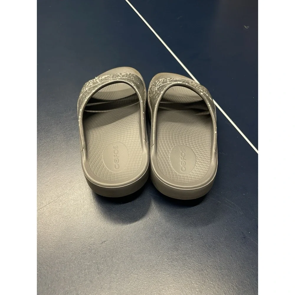 OOFOS OOahh Recovery Slide Sandal Women's 7 Men's 5 Gray Slip On